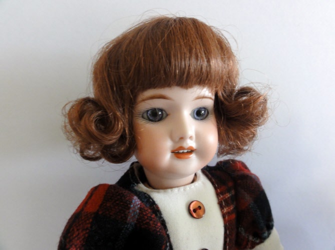 30% PROMO - PERRUQUE POUR POUPEE T8 (31.5cm) 100% cheveux naturels - G. BRAVOT